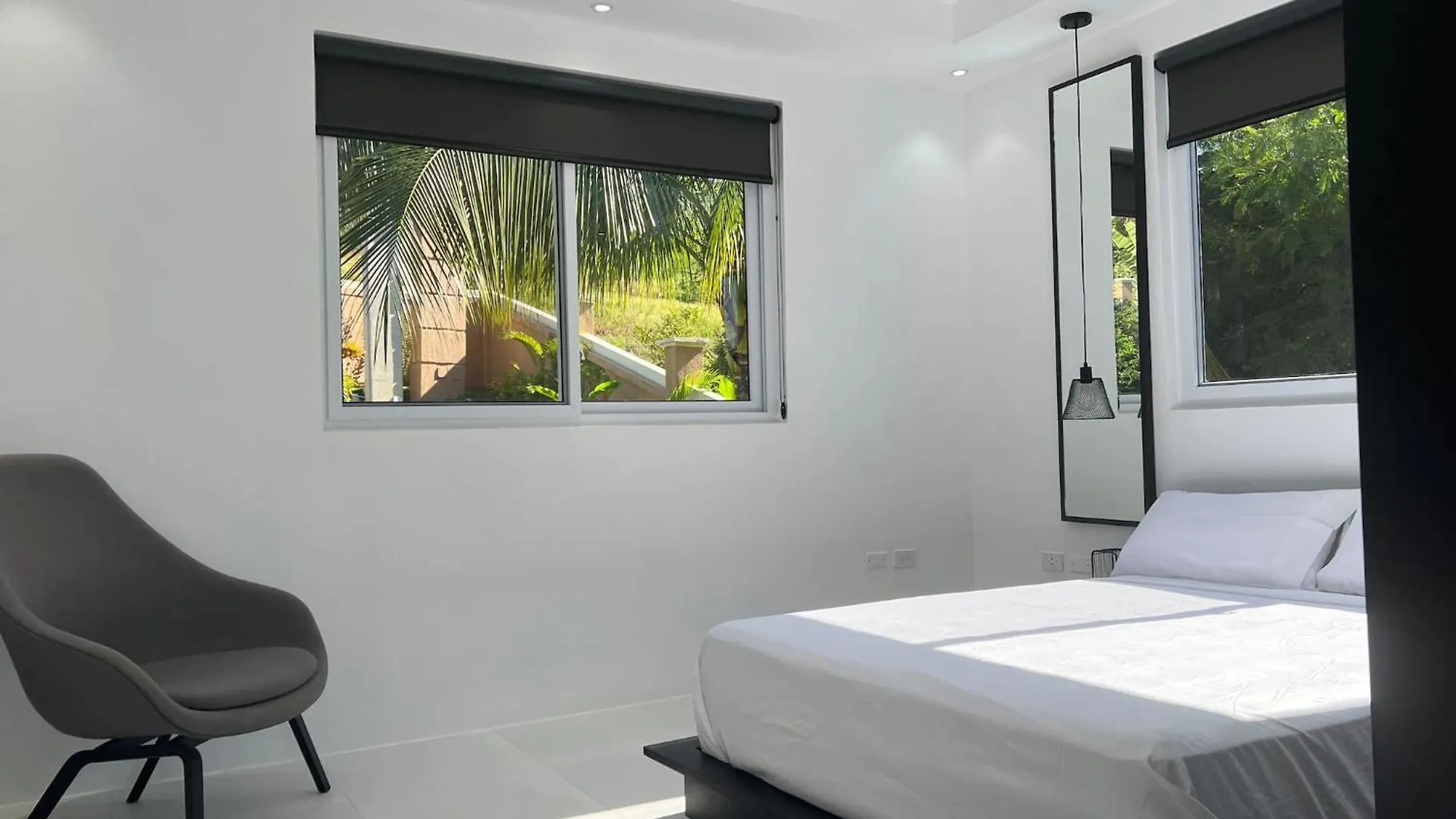 Modern Seaview 2 Bed Apartment Whitehouse