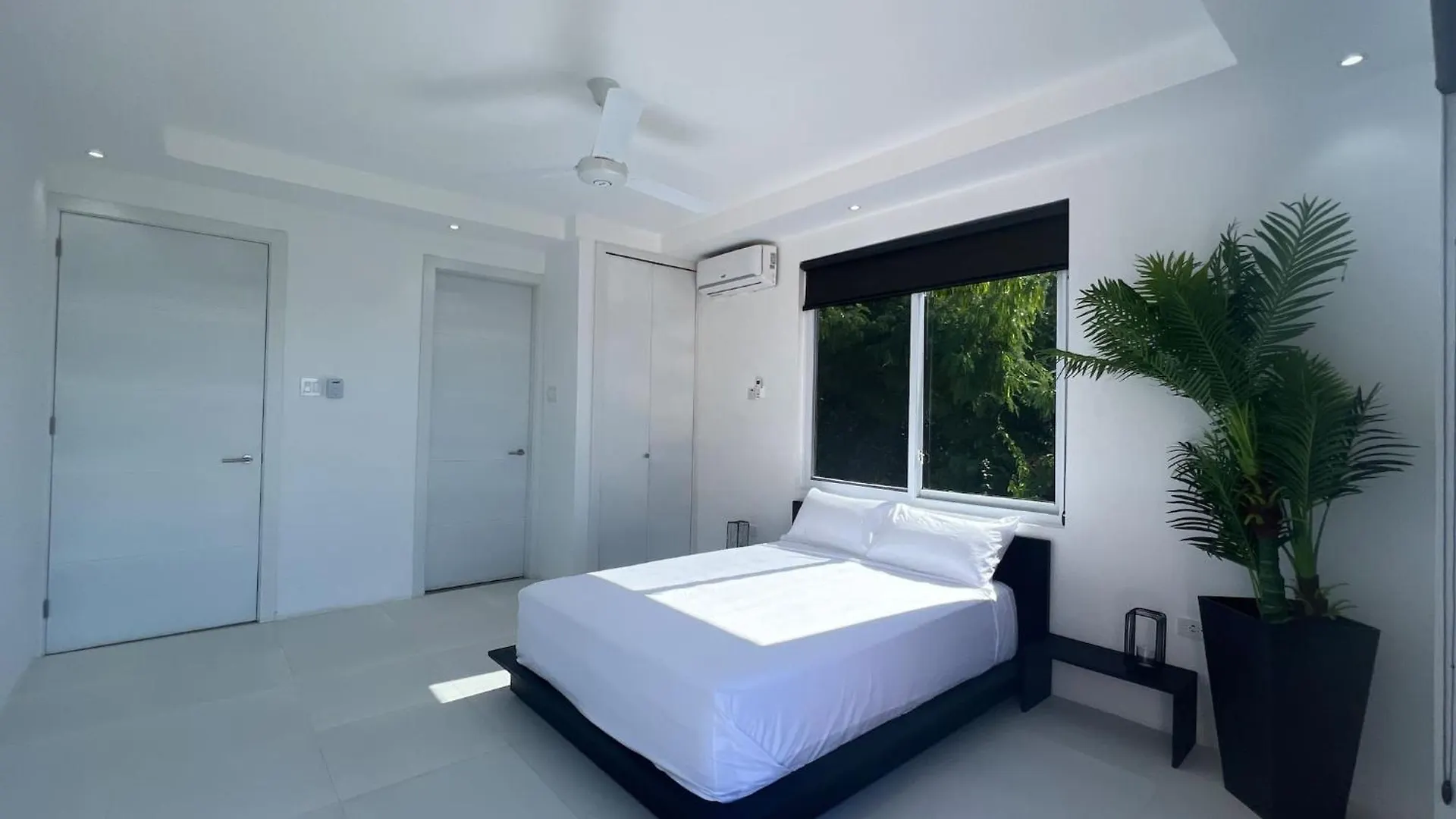 Modern Seaview 2 Bed Apartment Whitehouse Jamaica