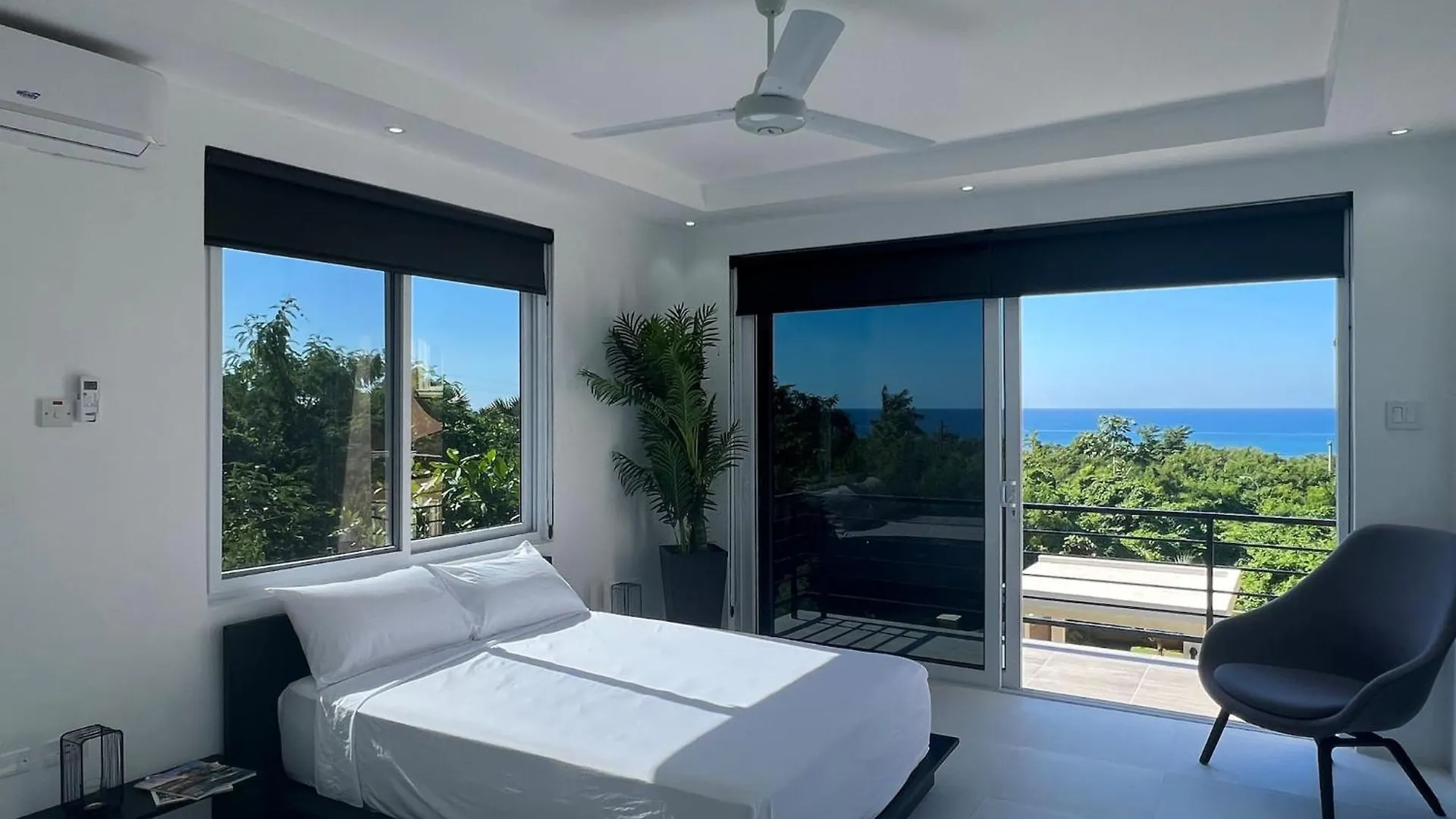 Modern Seaview 2 Bed Apartment Whitehouse Jamaica